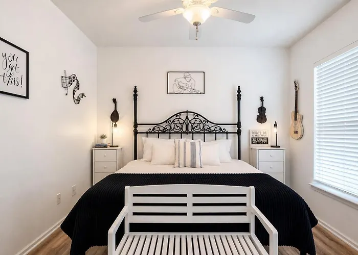 Ardmore Executive King Bed &hot Tub Apartment Winston-Salem